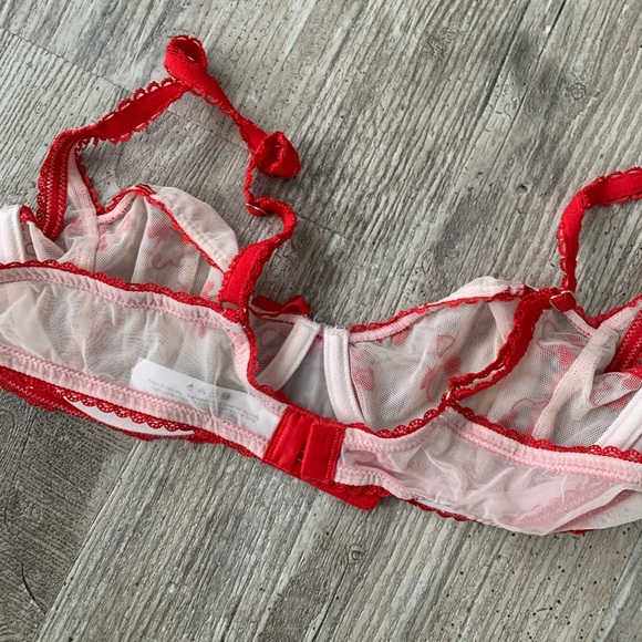 *SOLD!* Adore Me Embroidered Heart Unpadded Bra 36B - Picture 3 of 5